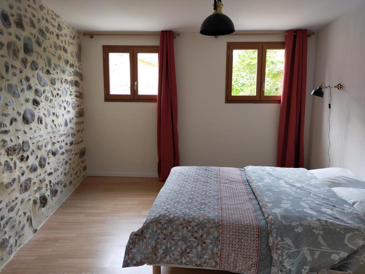 Gite Les Pieds Dans L'Olt - Ultreia Estaing  Eksteriør bilde